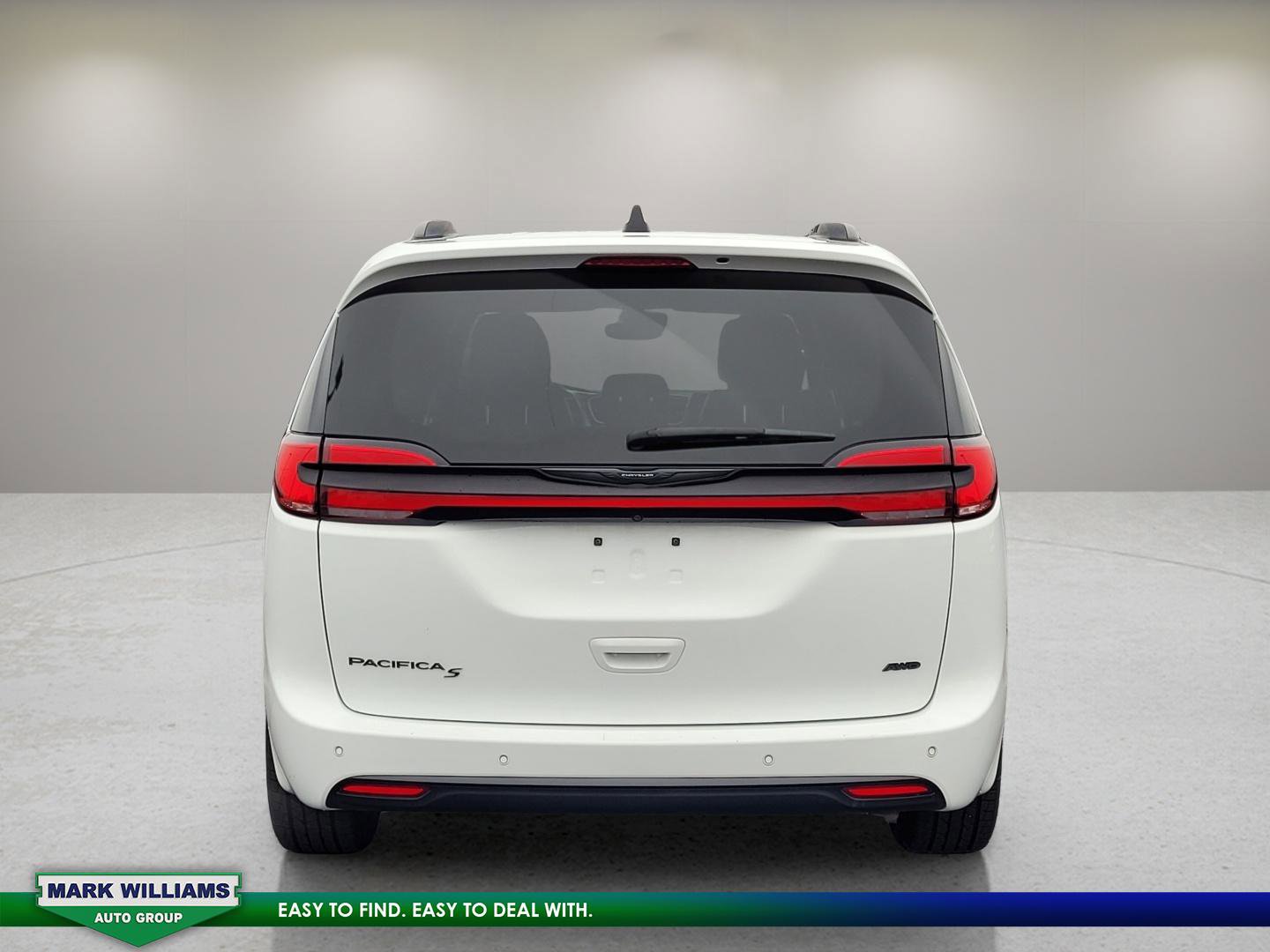 Used 2023 Chrysler Pacifica Touring-L w/ S Appearance Package image 7