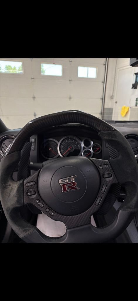 Used 2016 Nissan GT-R Premium AWD/4WD image 17