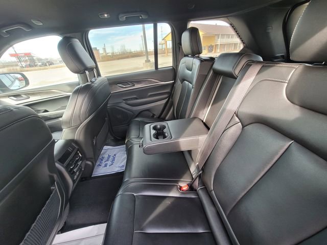 Used 2024 Jeep Grand Cherokee Limited image 20