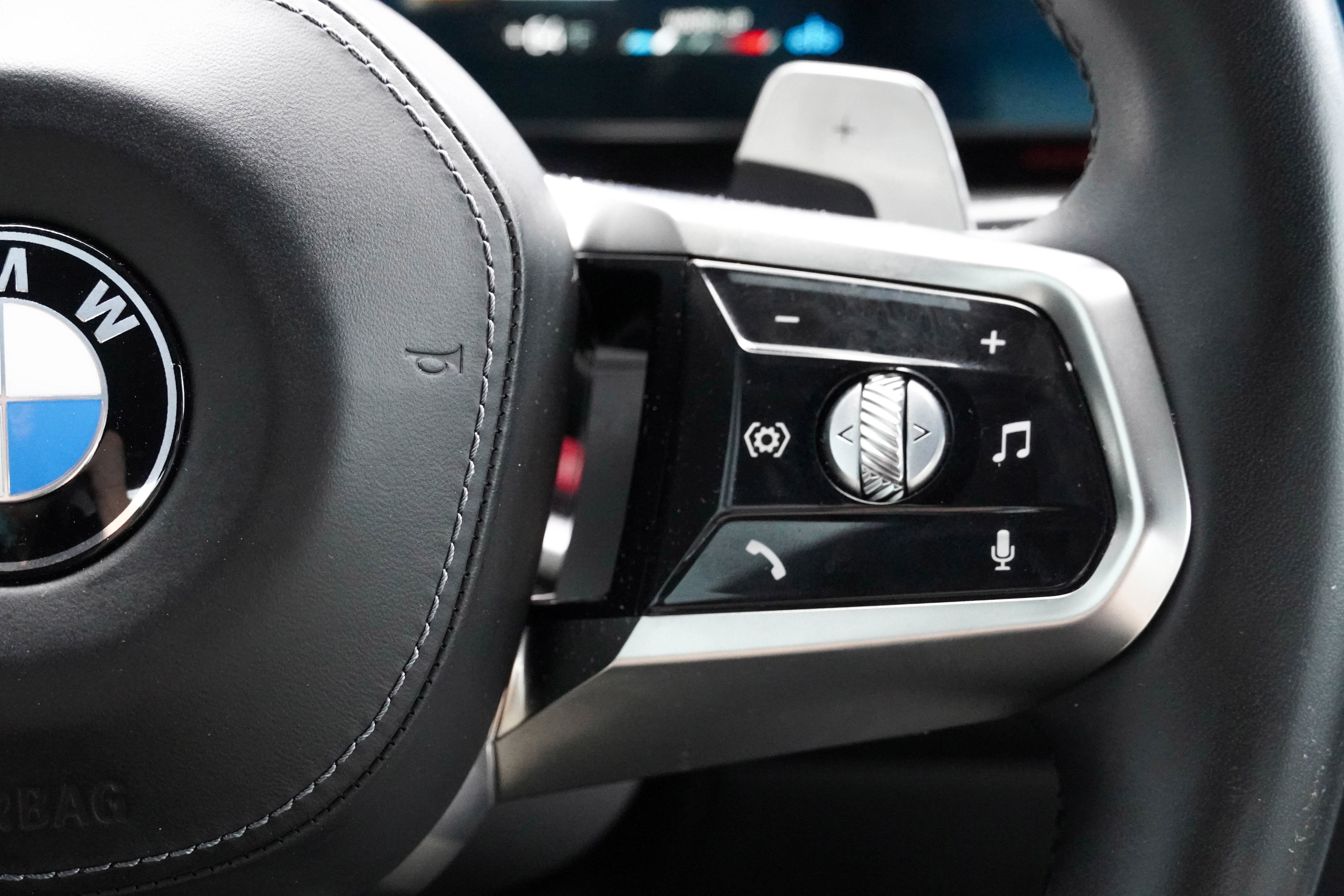 Certified 2023 BMW 760i xDrive w/ Executive Package AWD/4WD image 23