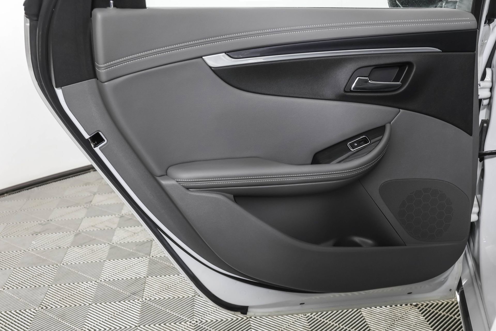 Used 2019 Chevrolet Impala LS image 37