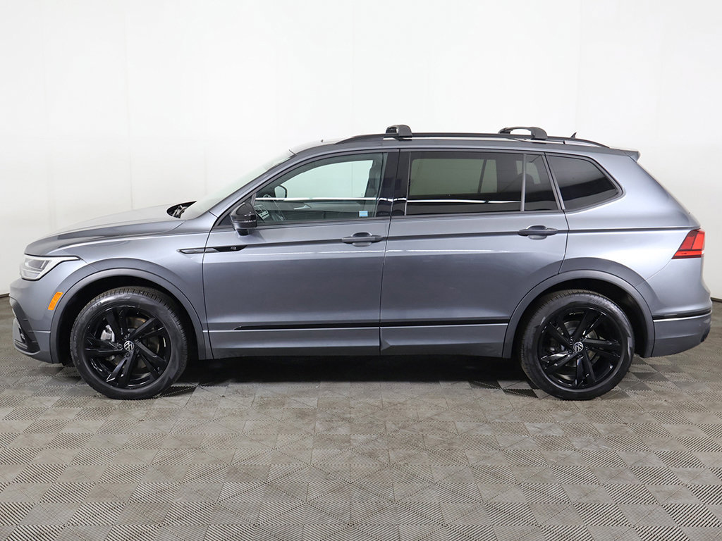 Certified 2023 Volkswagen Tiguan SE R-Line AWD/4WD image 18