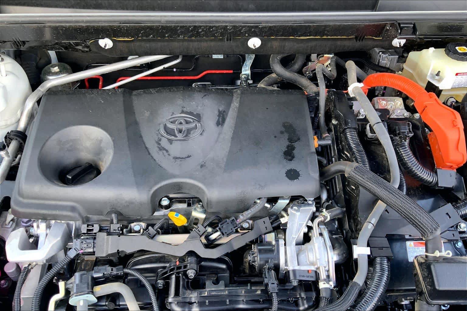 Used 2021 Toyota RAV4 XSE AWD/4WD image 32