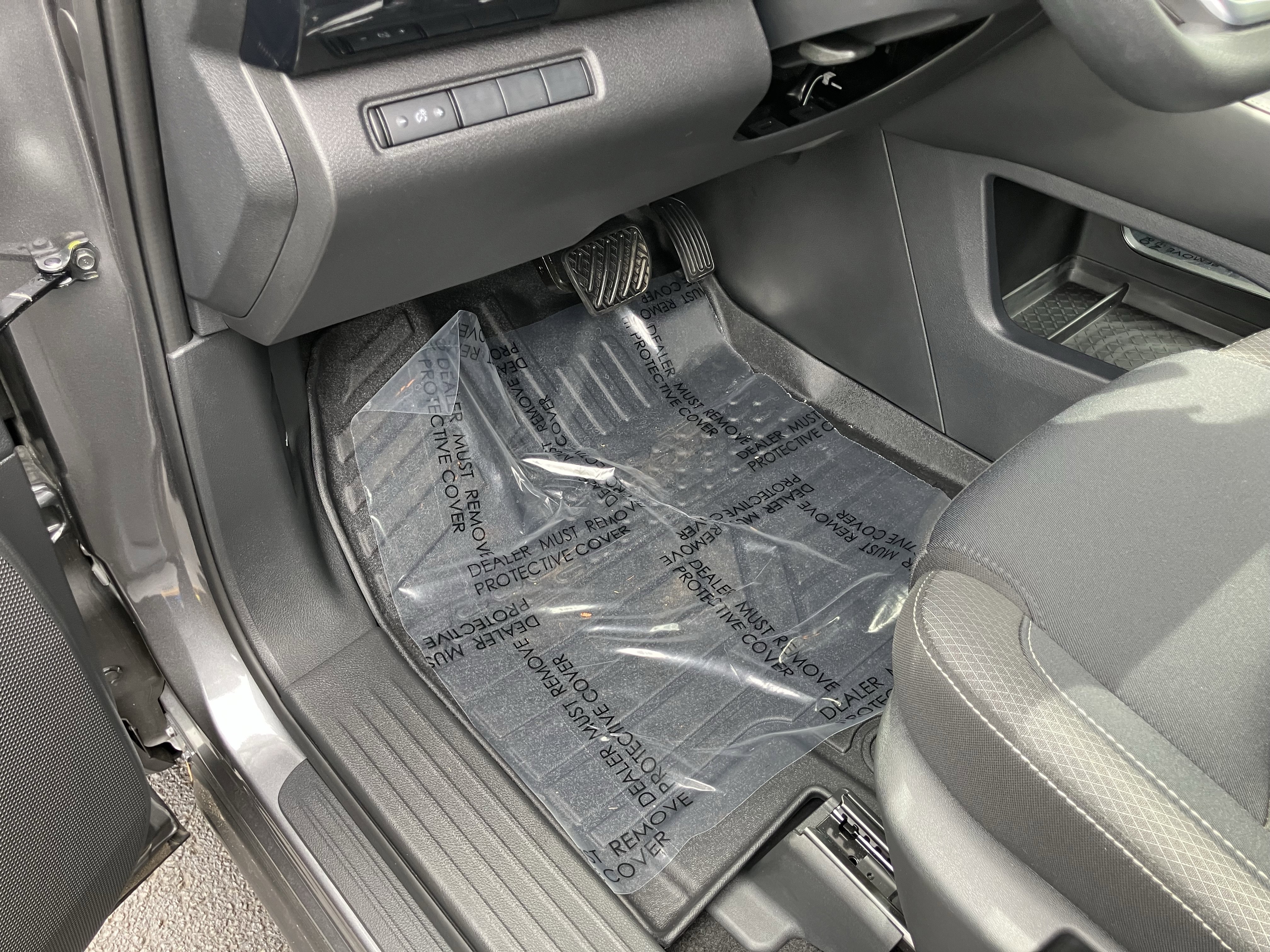 Used 2025 Nissan Pathfinder S FWD image 18