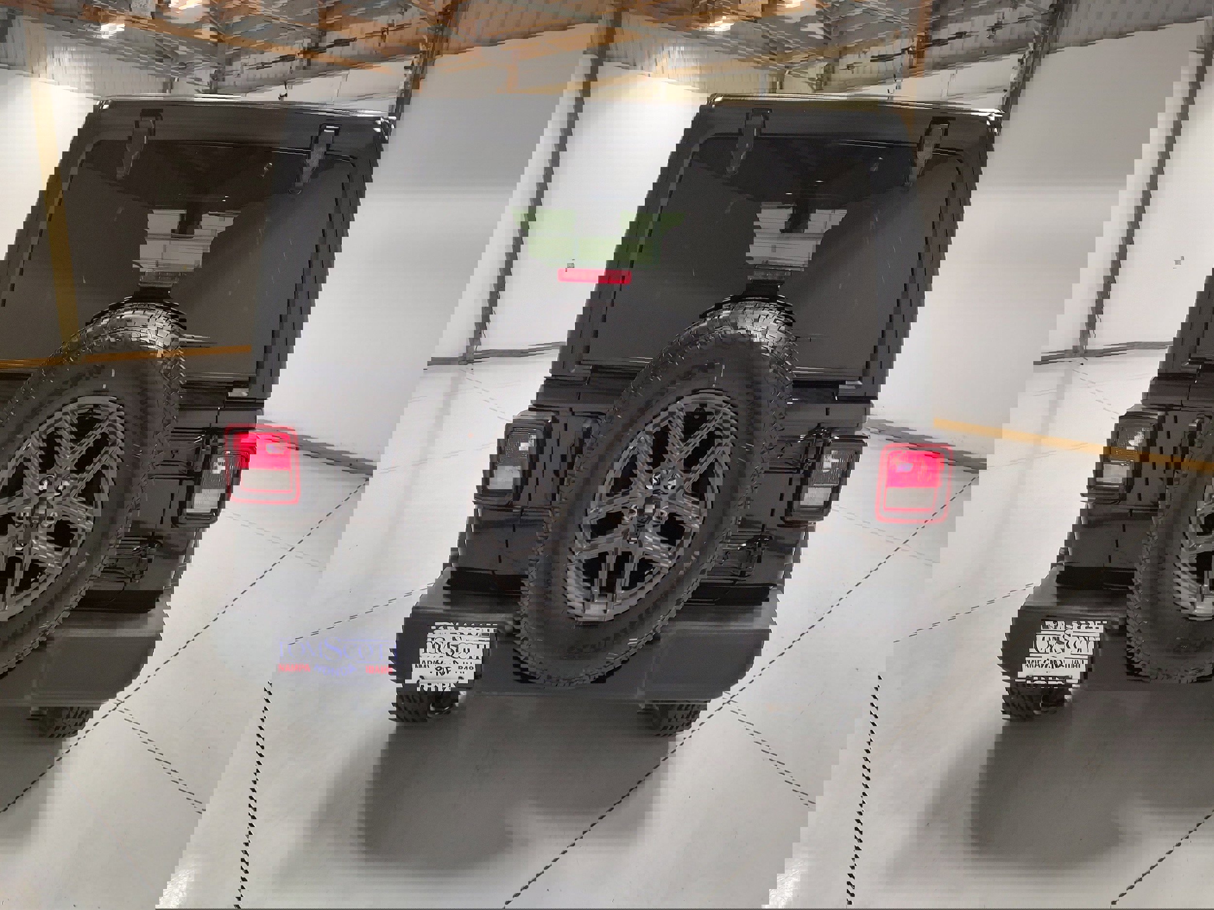 Used 2024 Jeep Wrangler Sport image 12