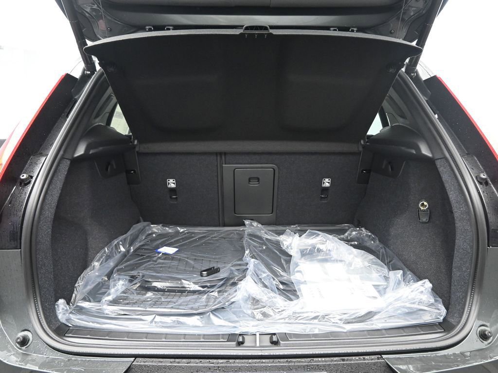 New 2026 Volvo XC40 B5 Ultra w/ Climate Package image 26