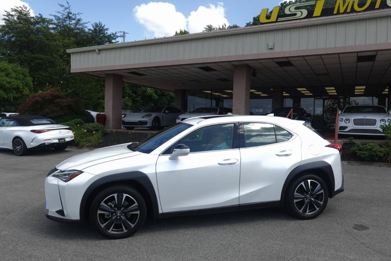 Used 2020 Lexus UX 200 w/ Premium Package FWD image 5