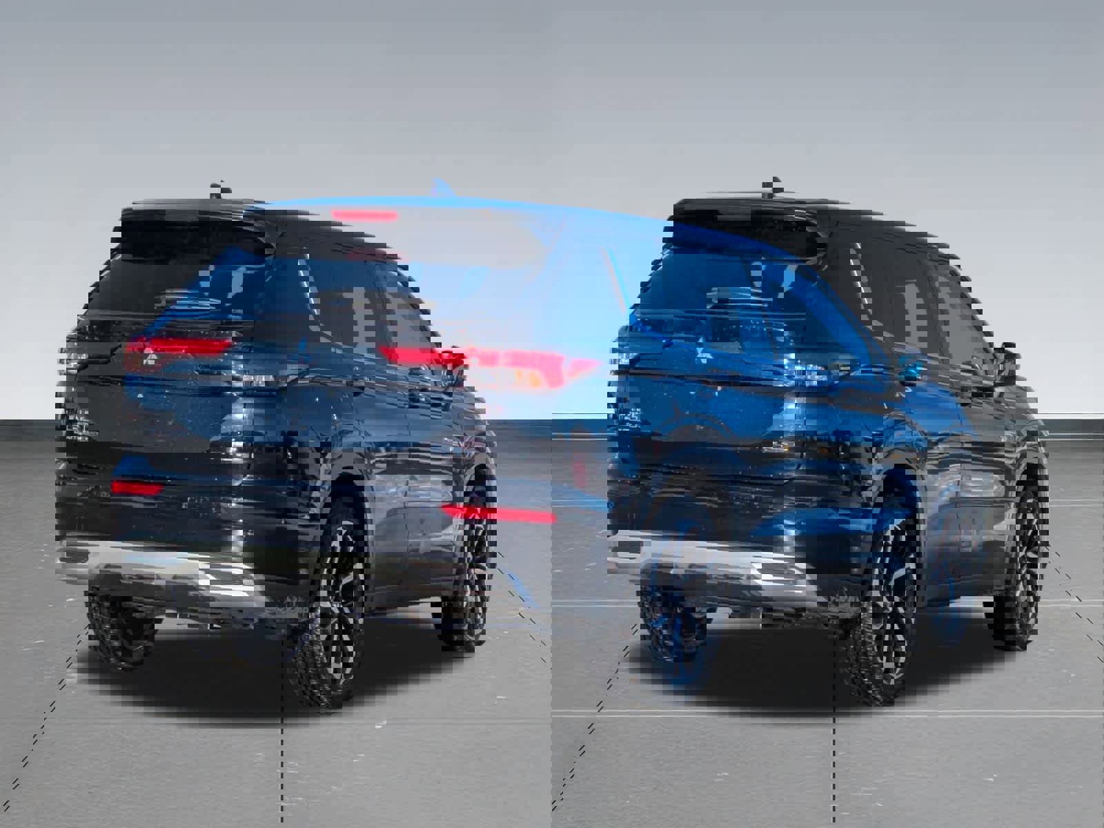 Used 2023 Mitsubishi Outlander SE image 6