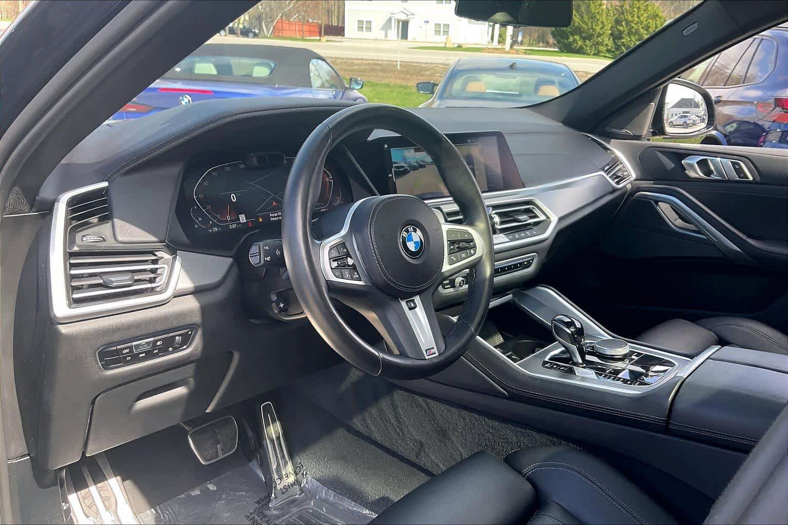Certified 2022 BMW X6 xDrive40i w/ M Sport Package AWD/4WD image 17