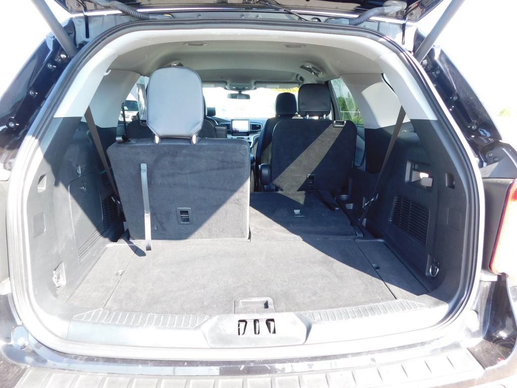 Used 2023 Ford Explorer XLT w/ Equipment Group 202A AWD/4WD image 28