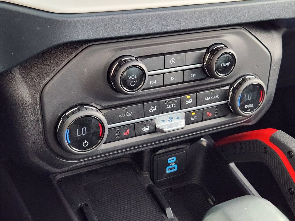 Used 2025 Ford Bronco Heritage Edition AWD/4WD image 24