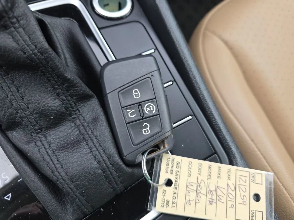 Used 2019 Volkswagen Jetta SE w/ Cold Weather Package image 33