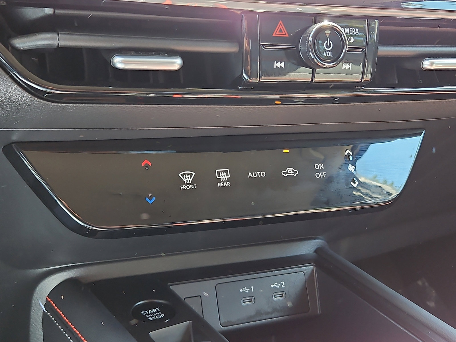 Certified 2025 Nissan Kicks SR image 15