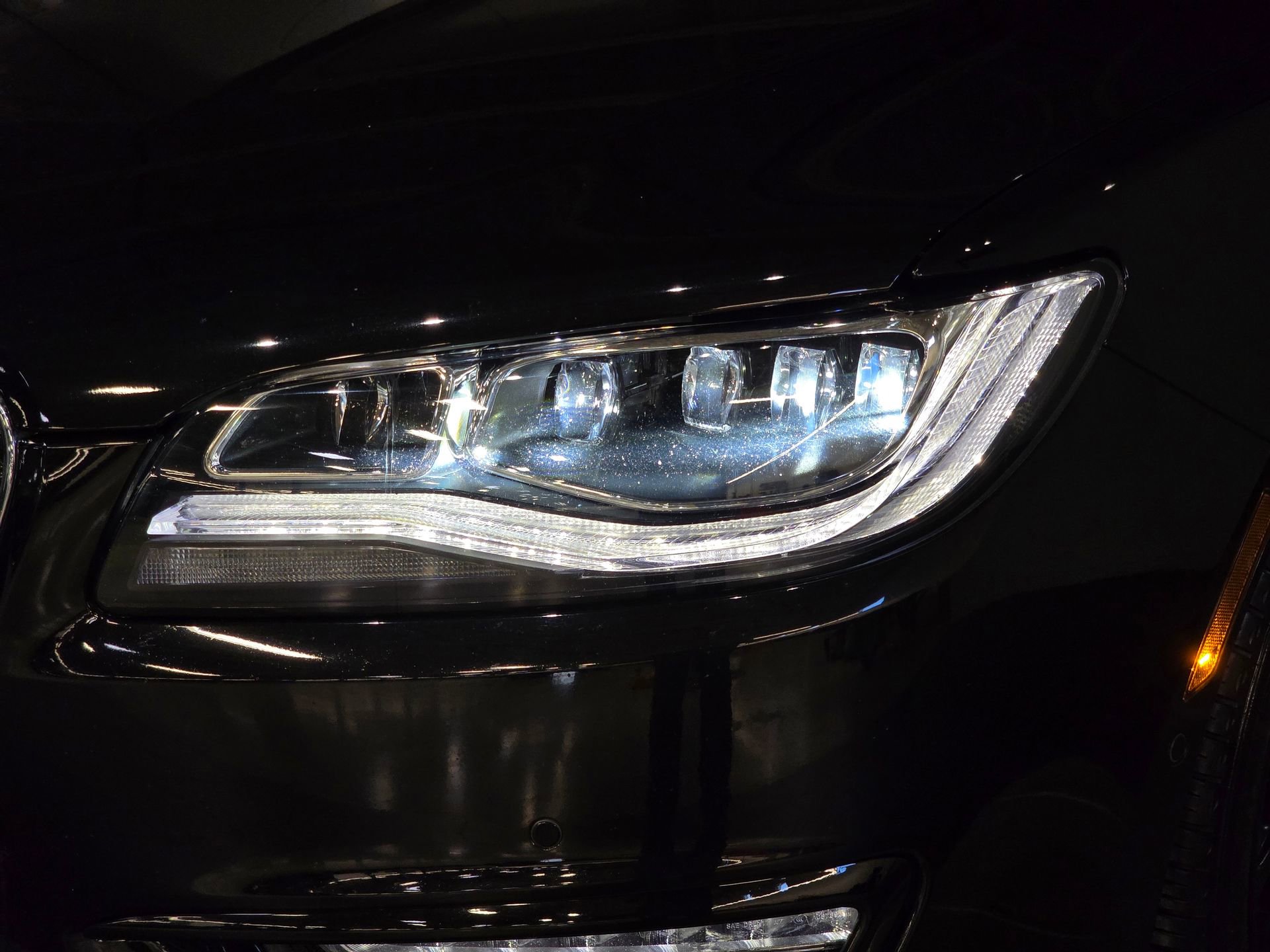 Used 2020 Lincoln MKZ Reserve w/ Luxury Package image 13