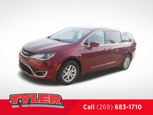 Used 2020 Chrysler Pacifica Touring w/ Cold Weather Group FWD image 3