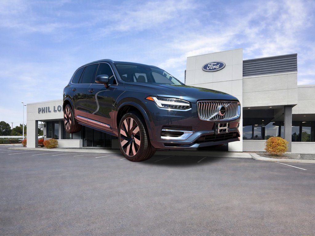 Used 2023 Volvo XC90 T8 Ultimate w/ Lounge Package