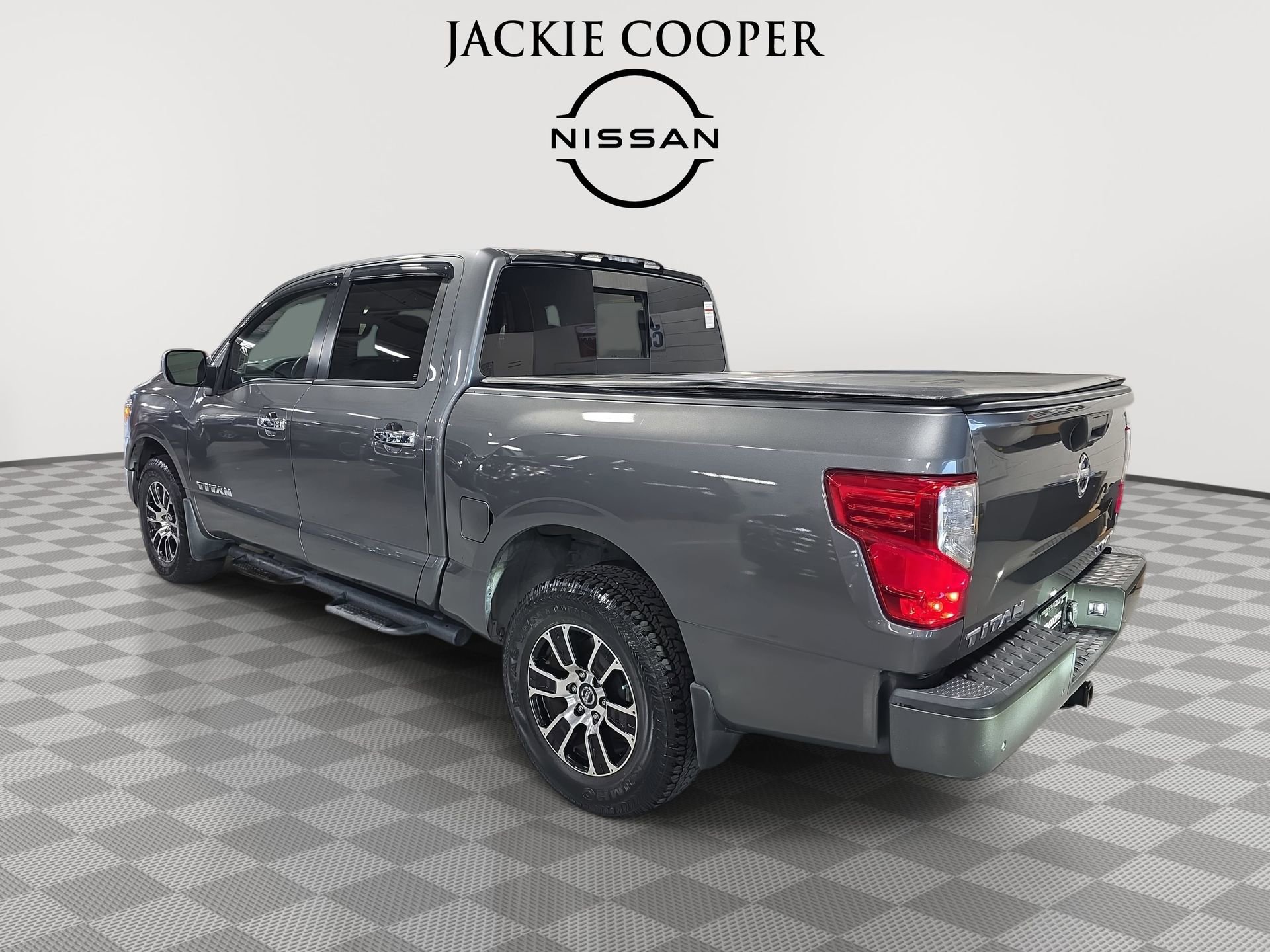 Used 2021 Nissan Titan SV w/ Off Road Protection Package image 7