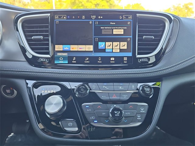 New 2026 Chrysler Pacifica Select image 18