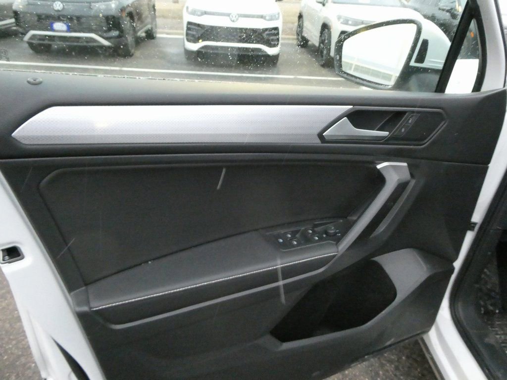 Used 2024 Volkswagen Tiguan S image 18