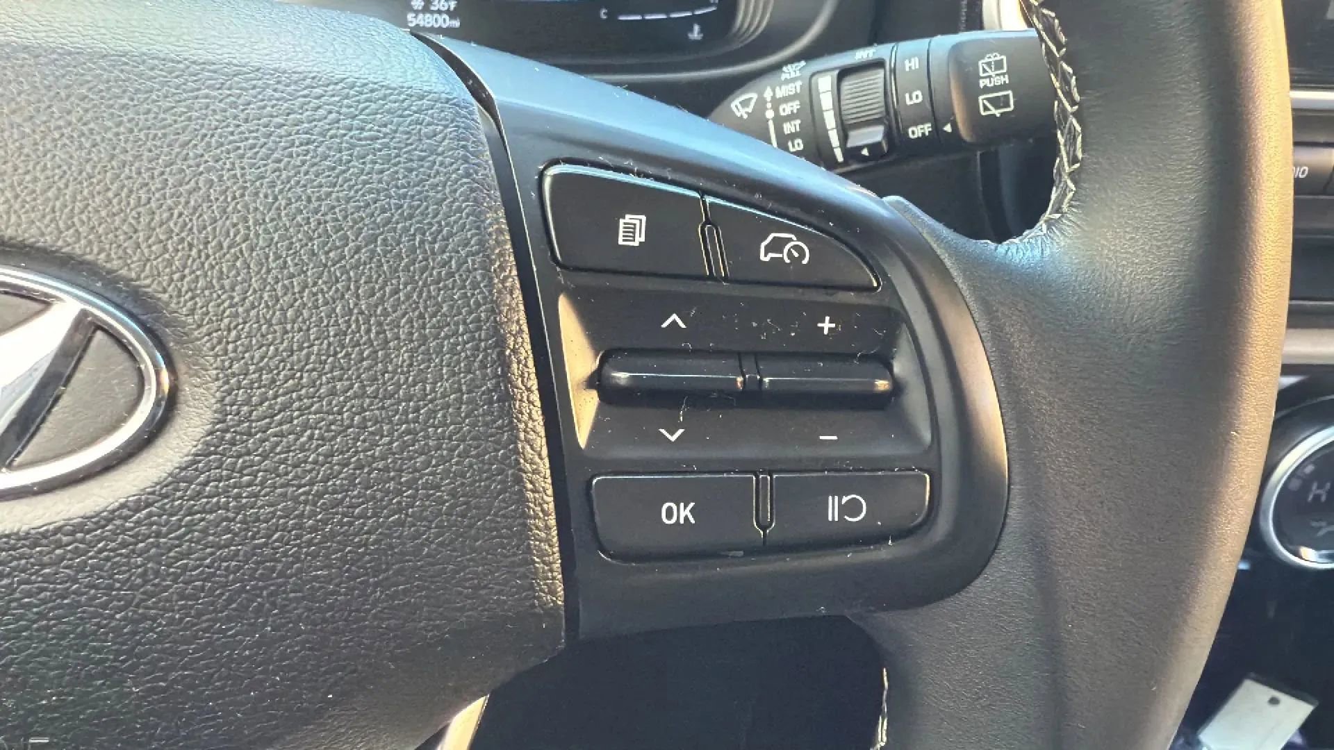 Used 2024 Hyundai Venue SEL image 11