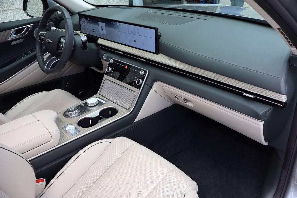 Used 2025 Genesis GV80 2.5T Prestige AWD/4WD image 32