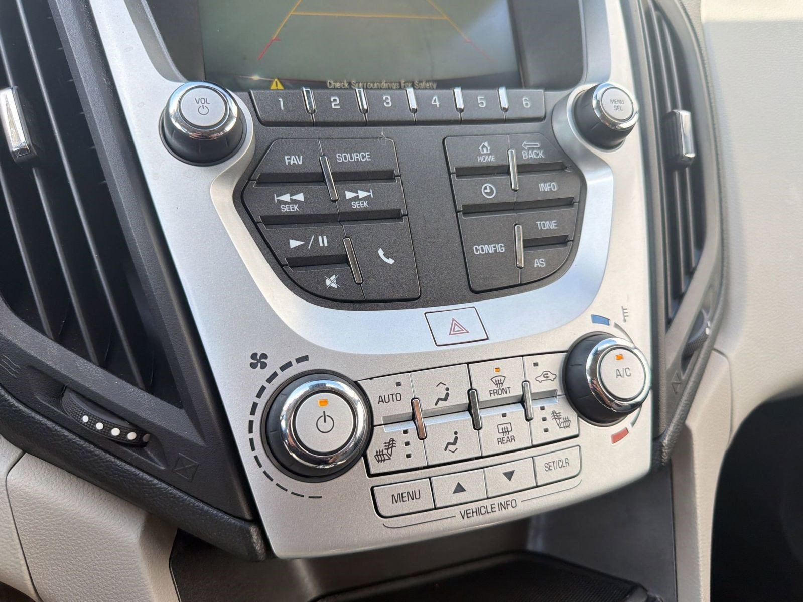 Used 2017 Chevrolet Equinox LT w/ Convenience Package image 18