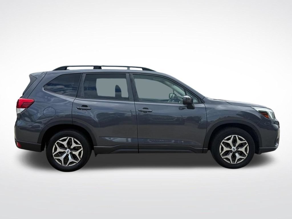 Used 2020 Subaru Forester Premium AWD/4WD image 2
