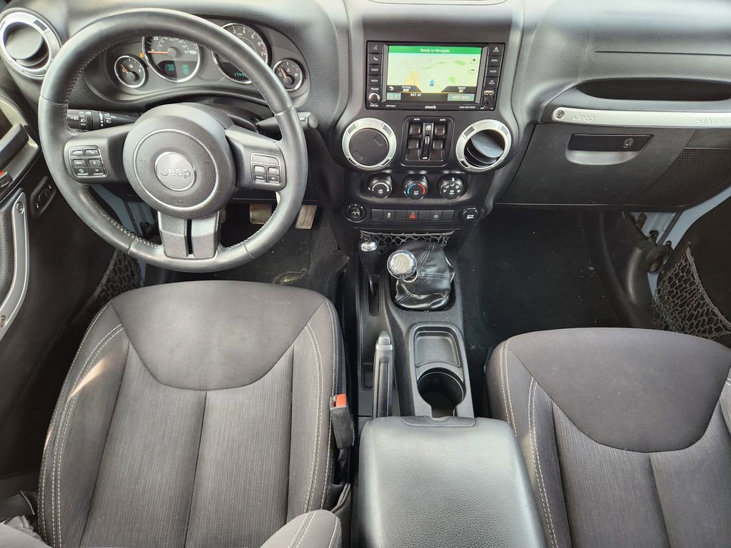Used 2014 Jeep Wrangler Unlimited Rubicon w/ Connectivity Group image 9