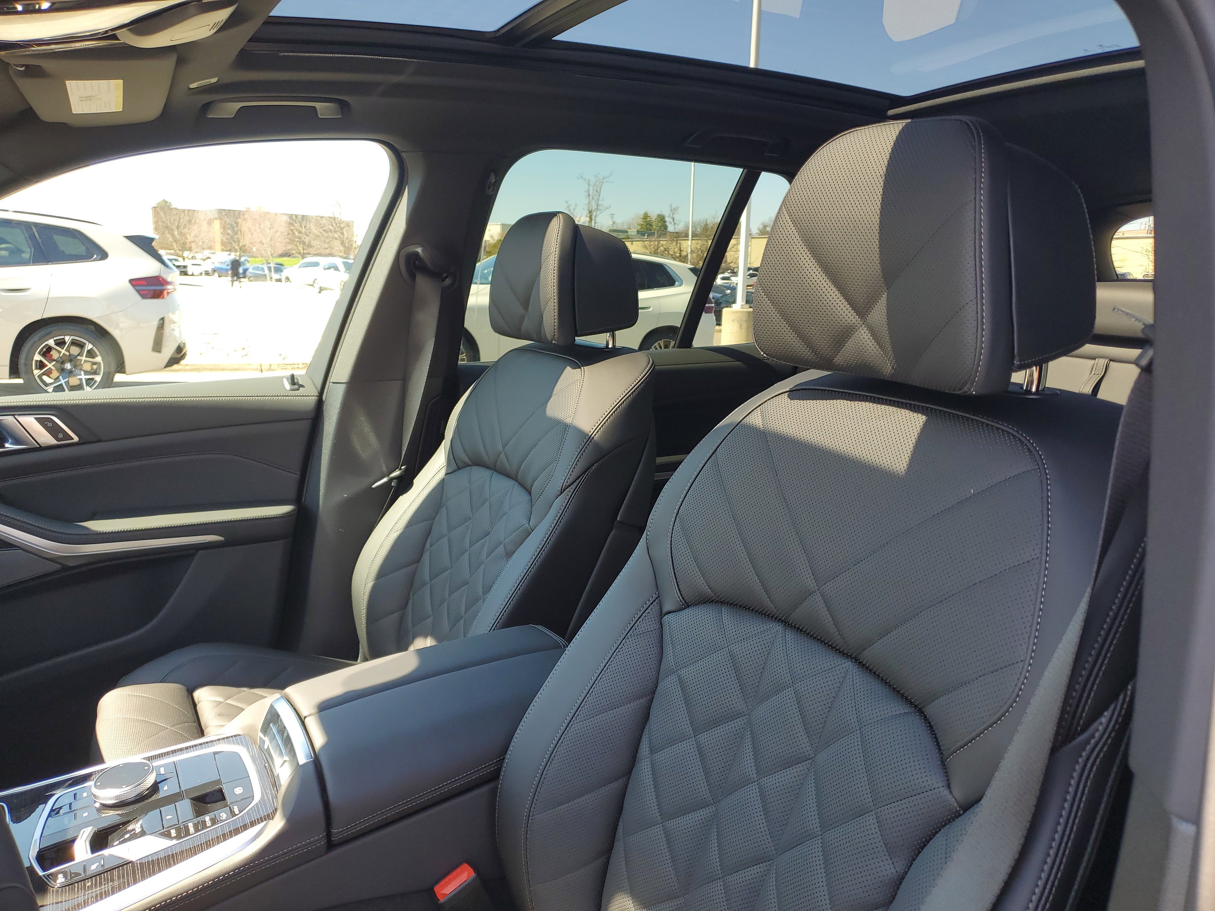 New 2026 BMW X5 xDrive40i w/ M Sport Package AWD/4WD image 5