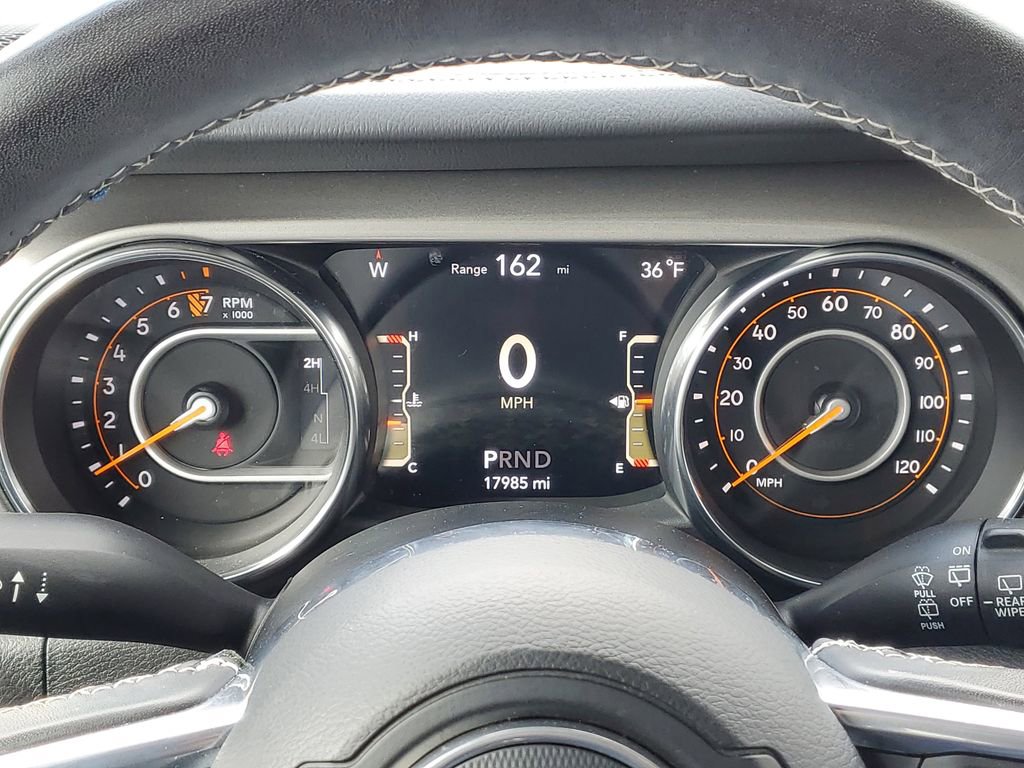 Used 2019 Jeep Wrangler Unlimited Sahara image 16