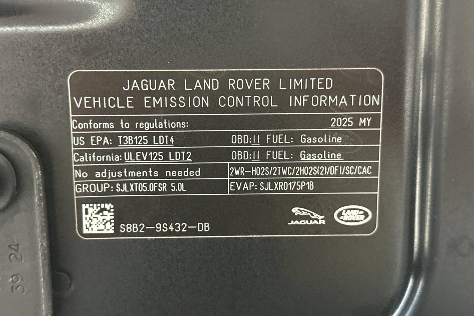 Used 2025 Land Rover Defender 110 X-Dynamic SE AWD/4WD image 36