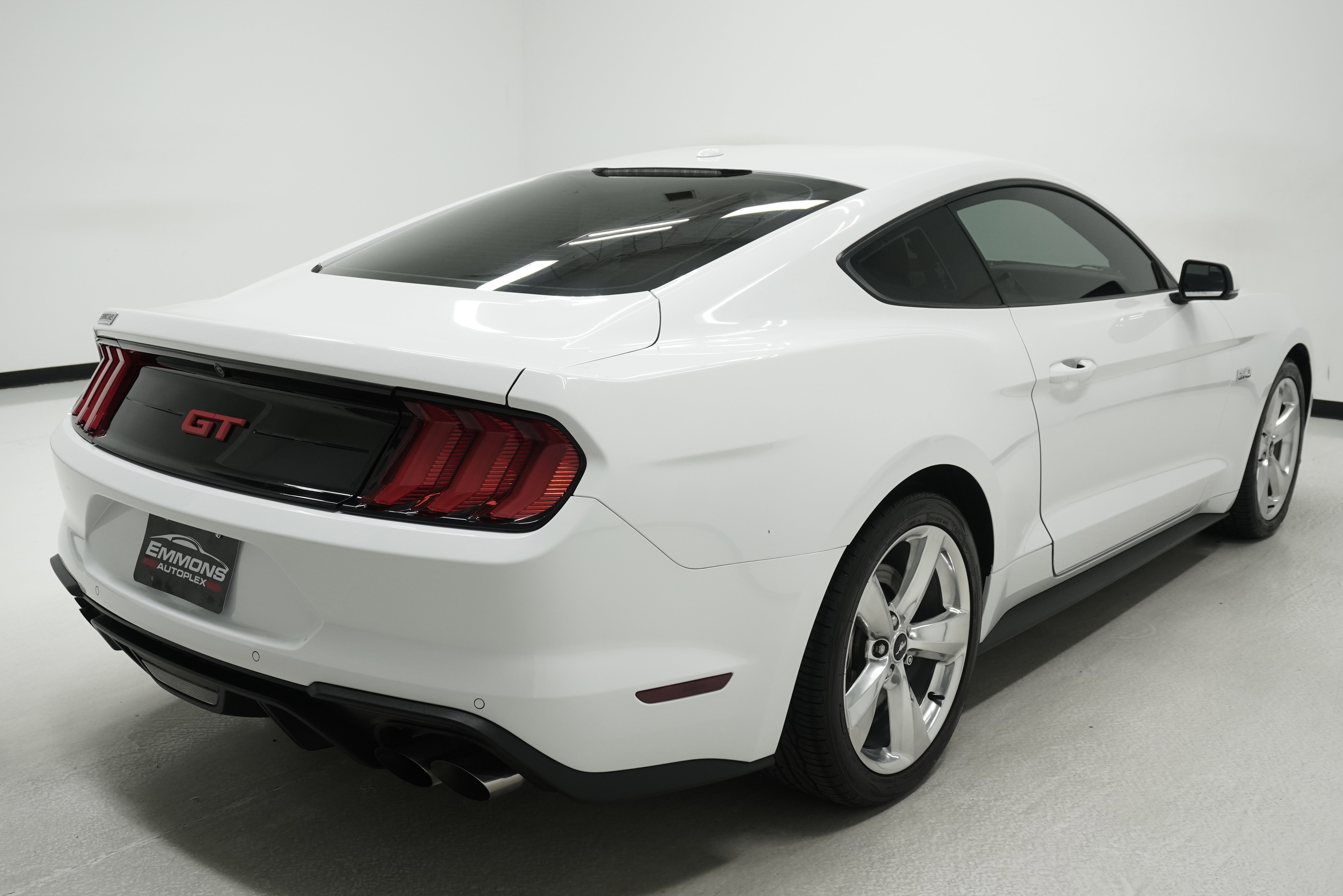 Used 2018 Ford Mustang GT Premium RWD image 4