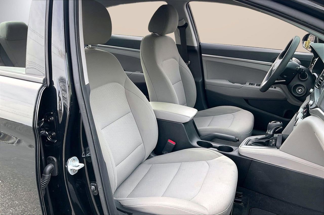 Used 2019 Hyundai Elantra SE image 22