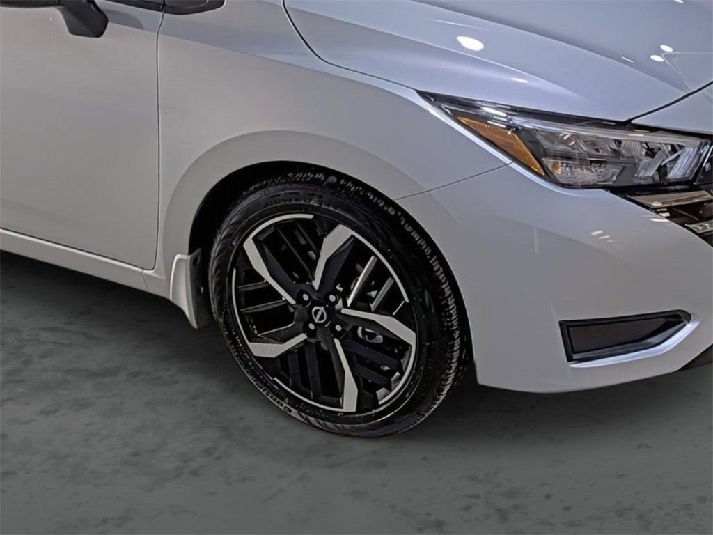 Used 2025 Nissan Versa SR w/ Trunk Package image 14
