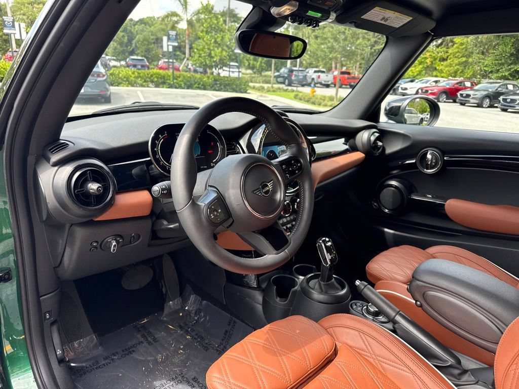 Used 2024 MINI Cooper S w/ Signature Upholstery Package FWD image 13
