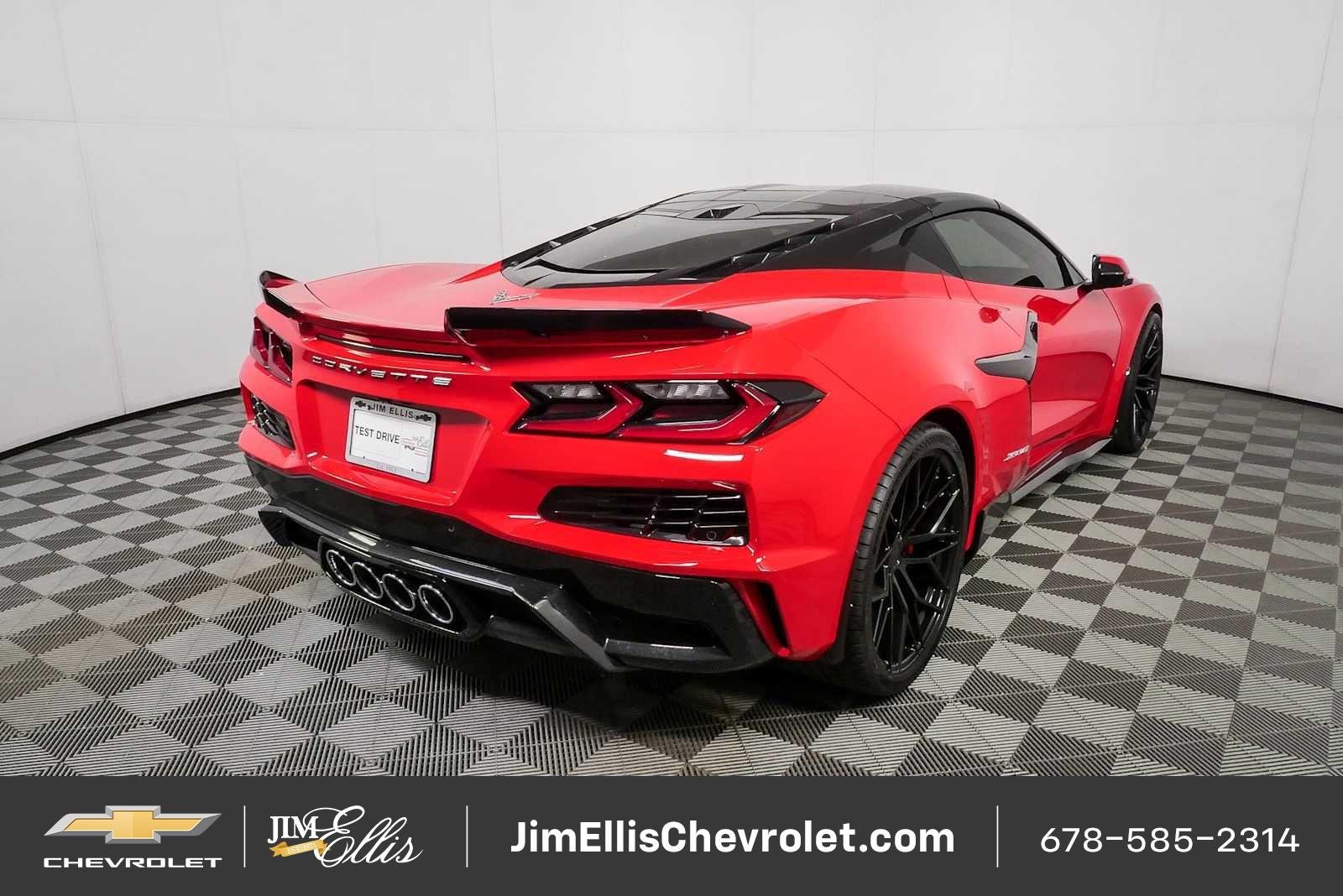 Used 2024 Chevrolet Corvette Z06 w/ Chrome Exterior Badge Package RWD image 3