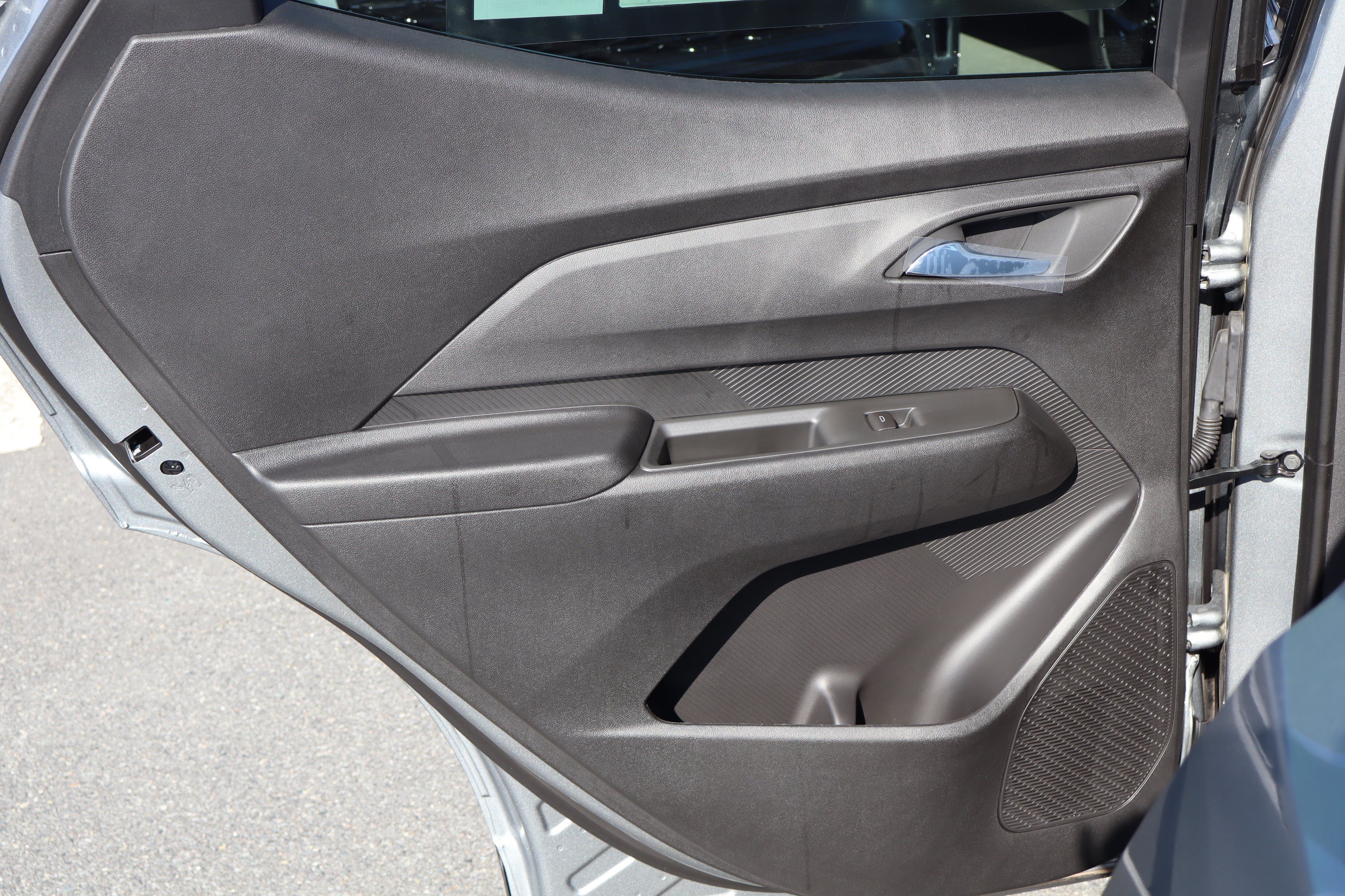 New 2027 Chevrolet Bolt LT w/ LPO, All-Weather Package FWD image 17