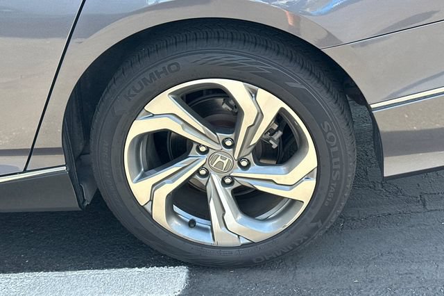 Used 2018 Honda Accord EX image 4