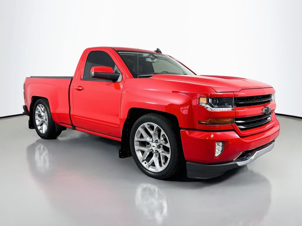 Used 2018 Chevrolet Silverado 1500 LT w/ LT Convenience Package AWD/4WD image 4