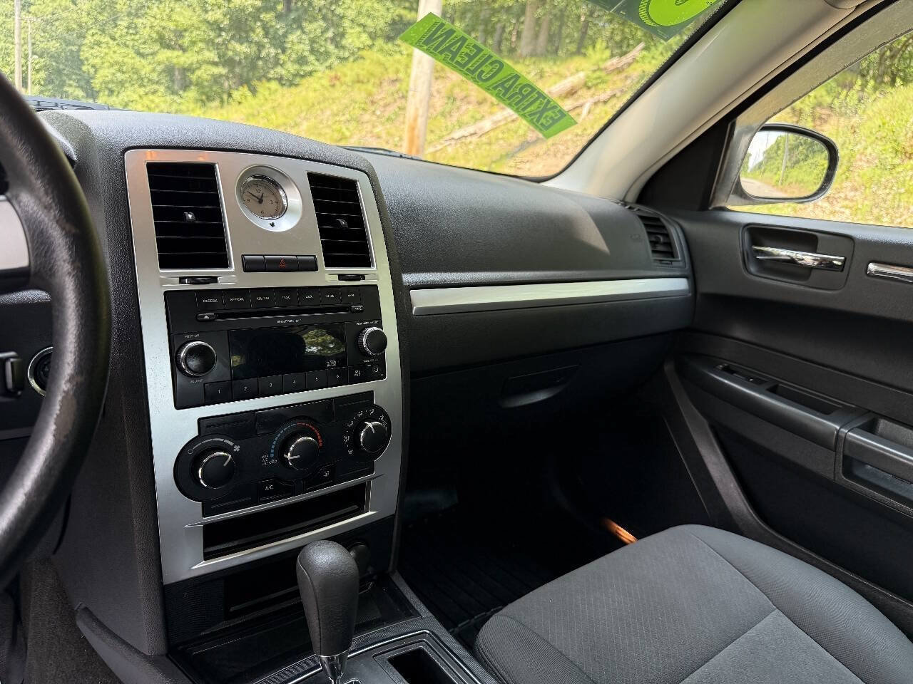 Used 2009 Chrysler 300 LX RWD image 12