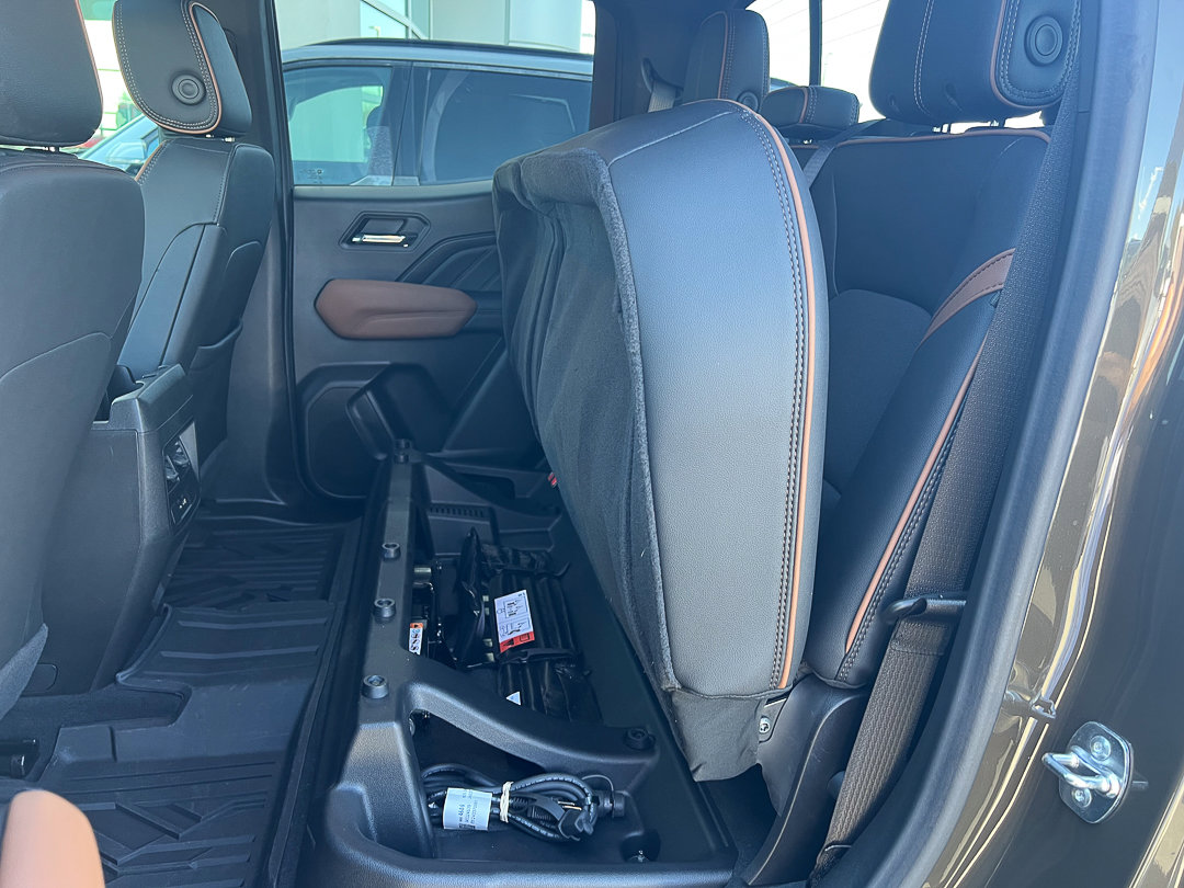 Used 2024 GMC Canyon AT4 image 31