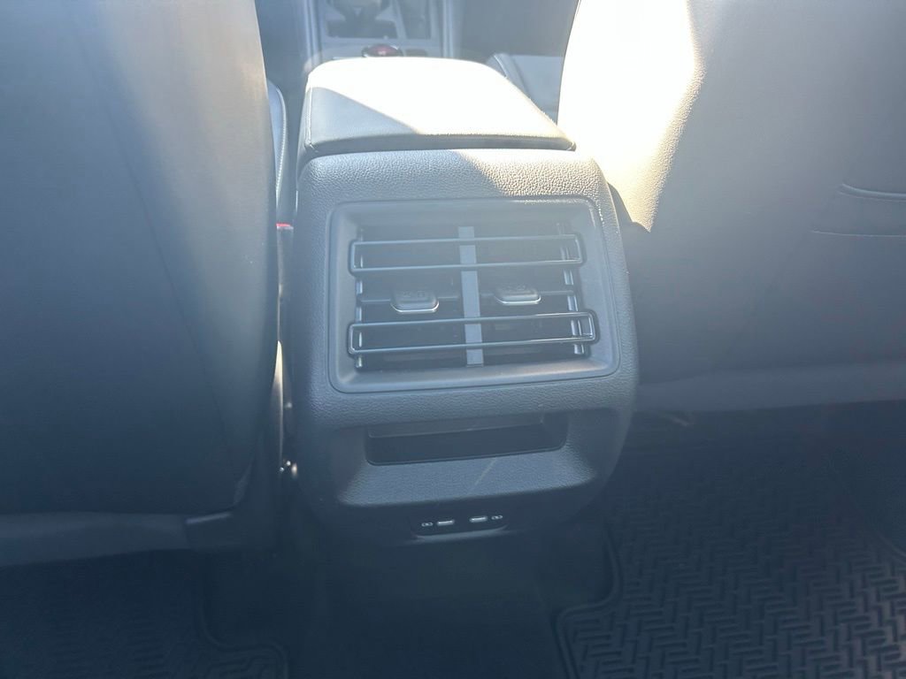 Certified 2025 Volkswagen Tiguan SE R-Line image 50