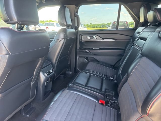 Used 2025 Ford Explorer ST-Line w/ ST-Line Street Pack AWD/4WD image 24