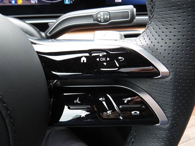 Used 2025 Mercedes-Benz GLS 450 4MATIC w/ AMG Line Exterior image 12