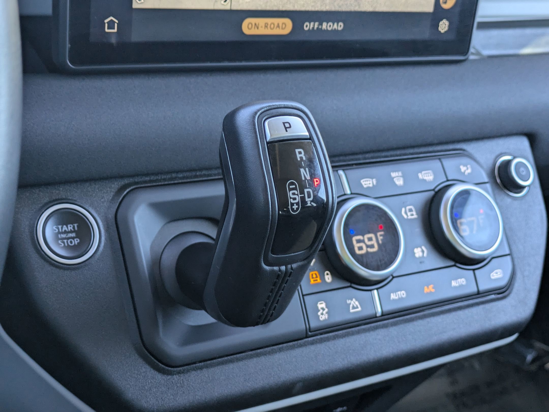 Used 2020 Land Rover Defender 110 SE image 16