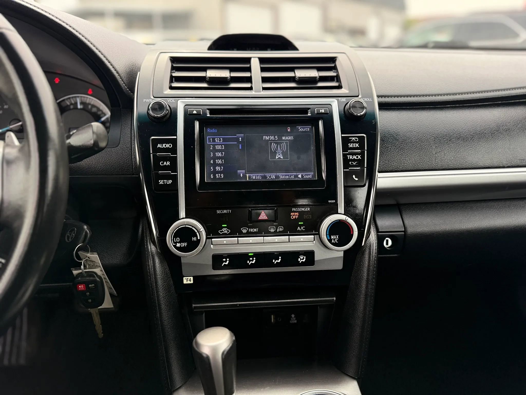 Used 2014 Toyota Camry SE FWD image 20