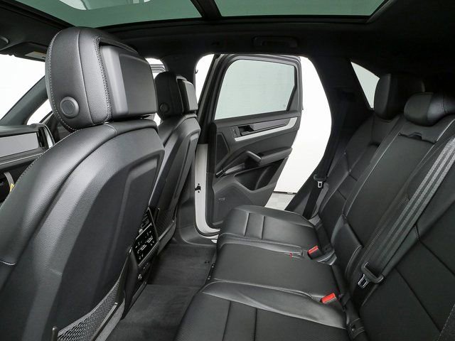 New 2026 Porsche Cayenne image 21
