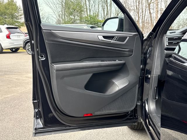 Certified 2025 Volkswagen Atlas Cross Sport SE image 11