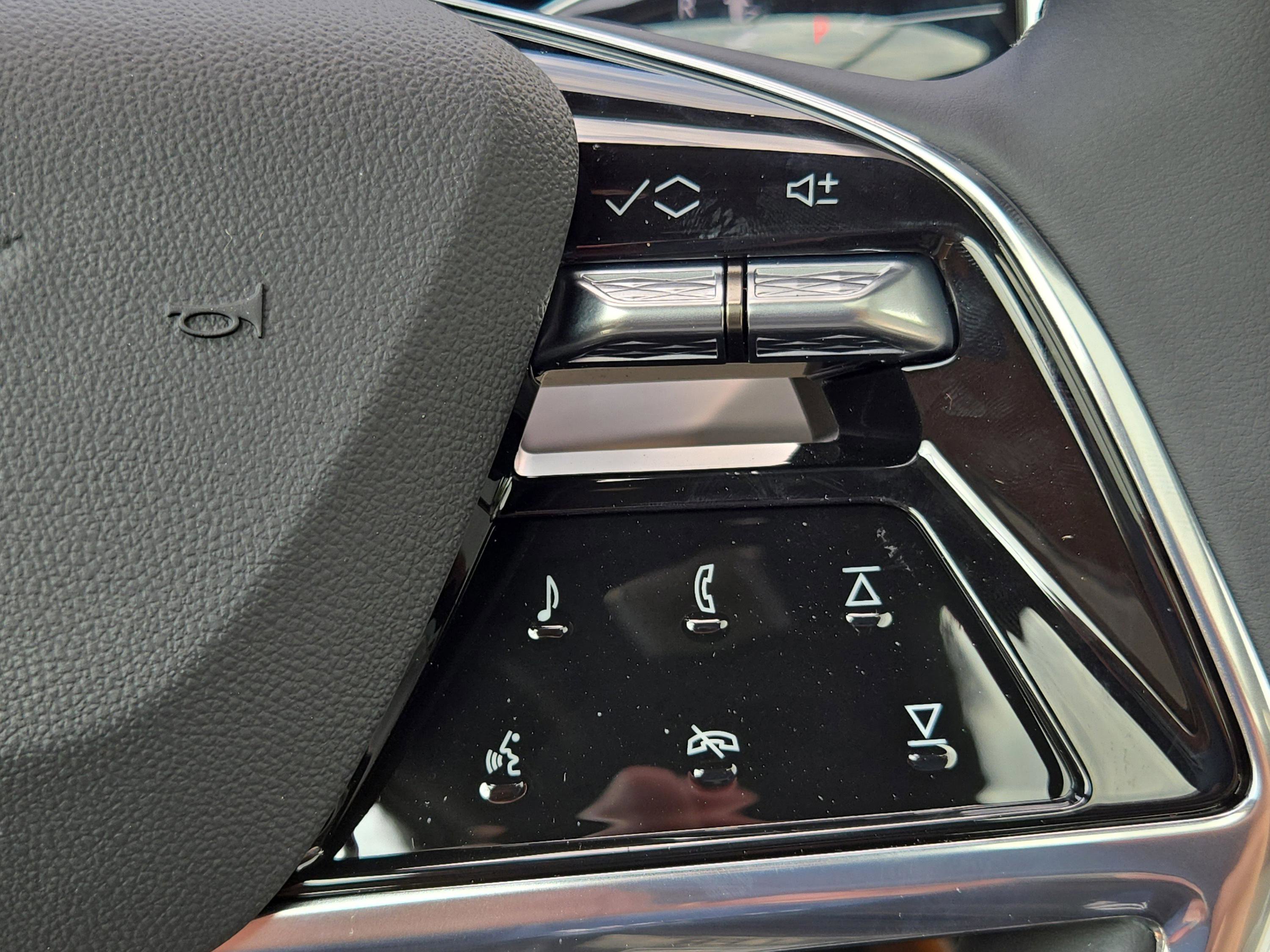 New 2026 Cadillac Vistiq Sport image 27