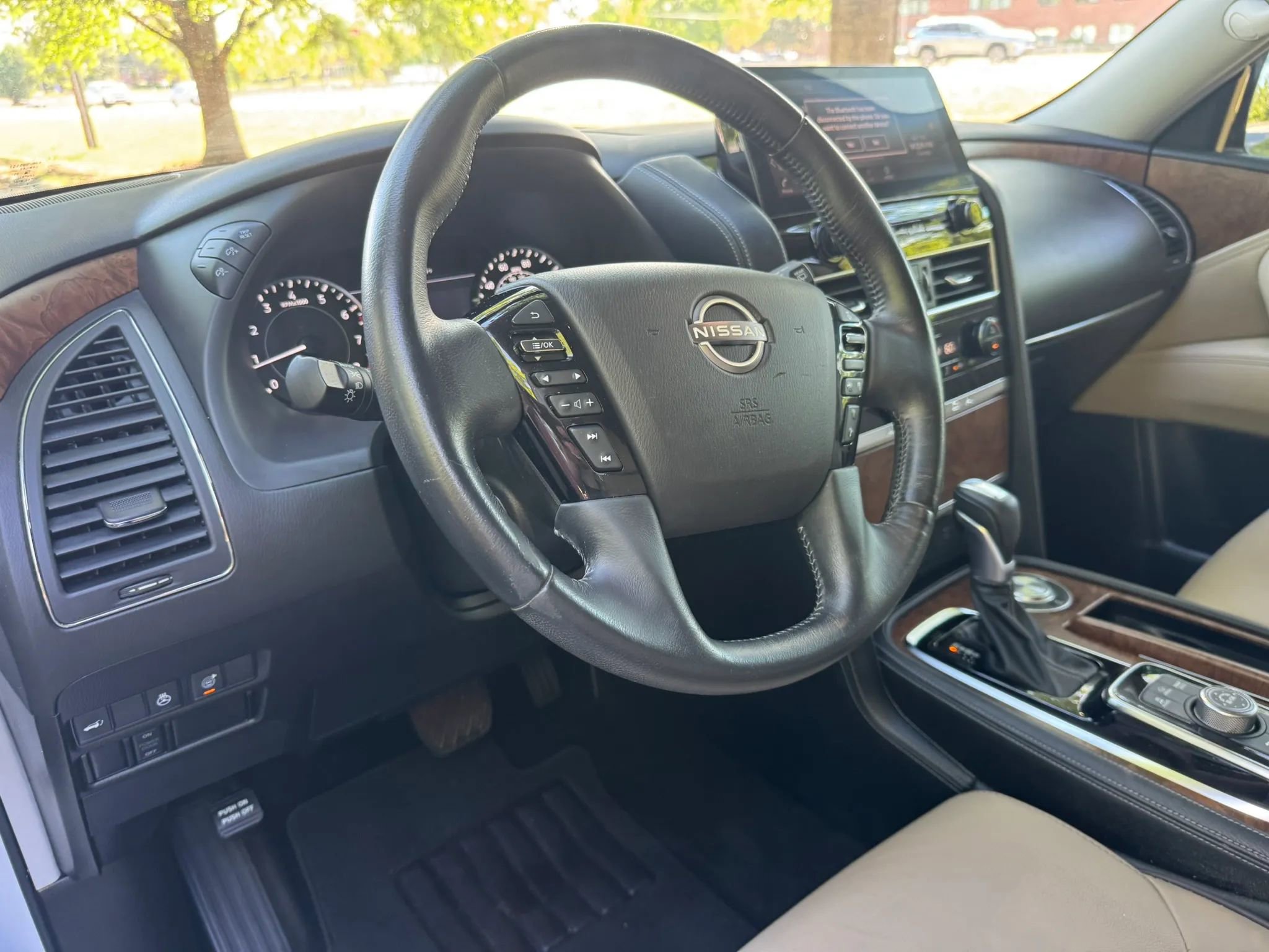 Used 2023 Nissan Armada SL w/ Captain's Chairs Package RWD image 15